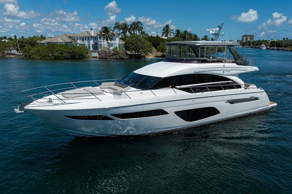Miss Amy, 2020 Princess F70, photo 6