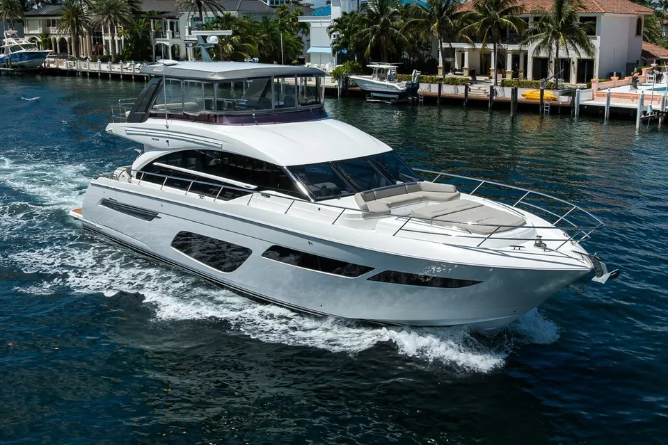 Miss Amy, 2020 Princess F70, photo 8