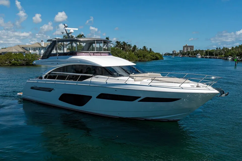 Miss Amy, 2020 Princess F70, photo 10