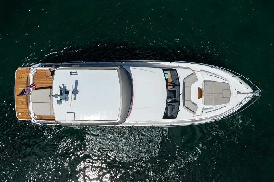Miss Amy, 2020 Princess F70, photo 13