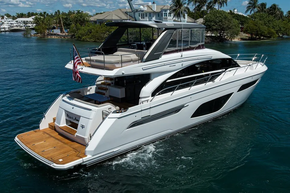 Miss Amy, 2020 Princess F70, photo 15