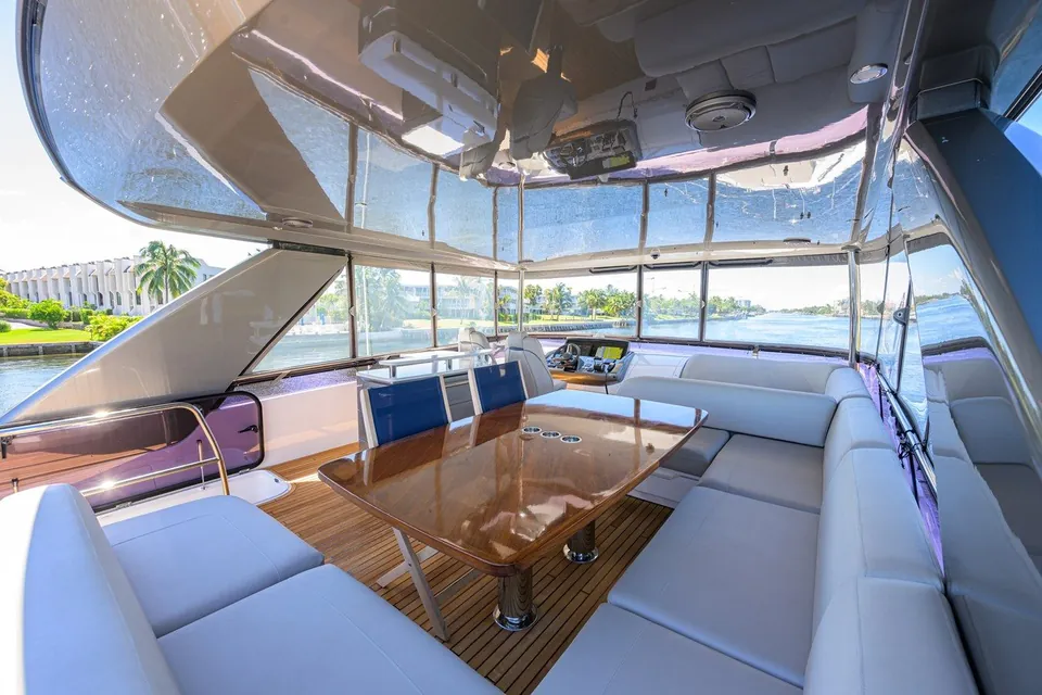 Miss Amy, 2020 Princess F70, photo 44