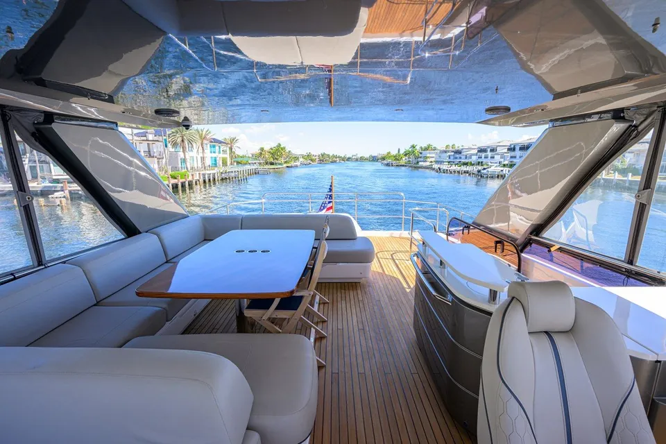 Miss Amy, 2020 Princess F70, photo 45
