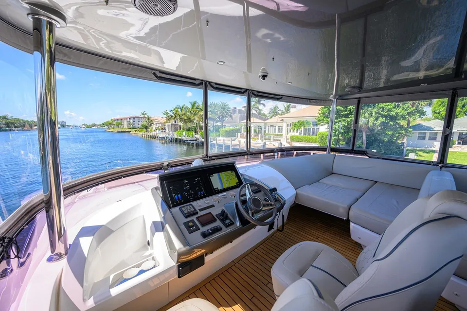 Miss Amy, 2020 Princess F70, photo 48