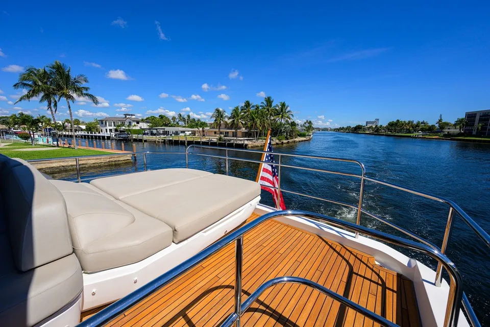 Miss Amy, 2020 Princess F70, photo 53