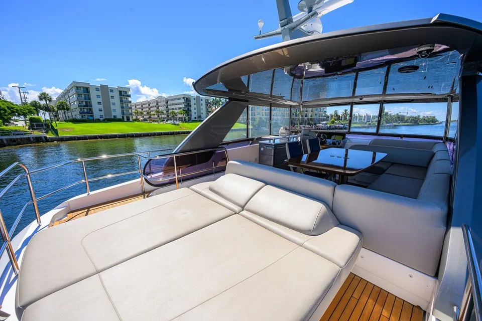 Miss Amy, 2020 Princess F70, photo 55