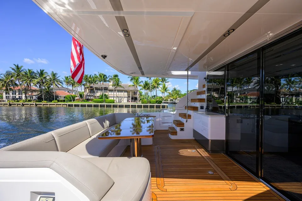 Miss Amy, 2020 Princess F70, photo 60