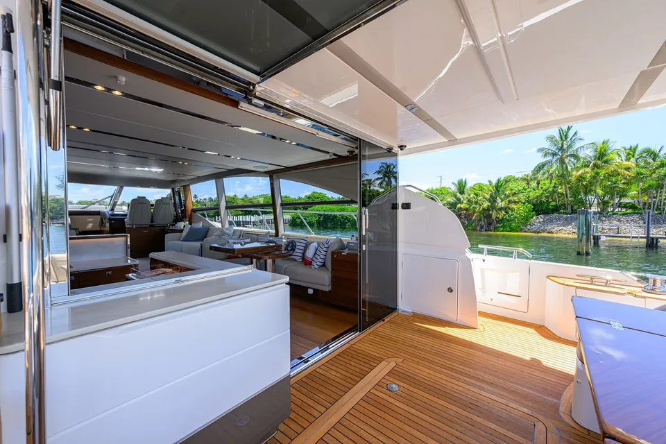 Miss Amy, 2020 Princess F70, photo 62