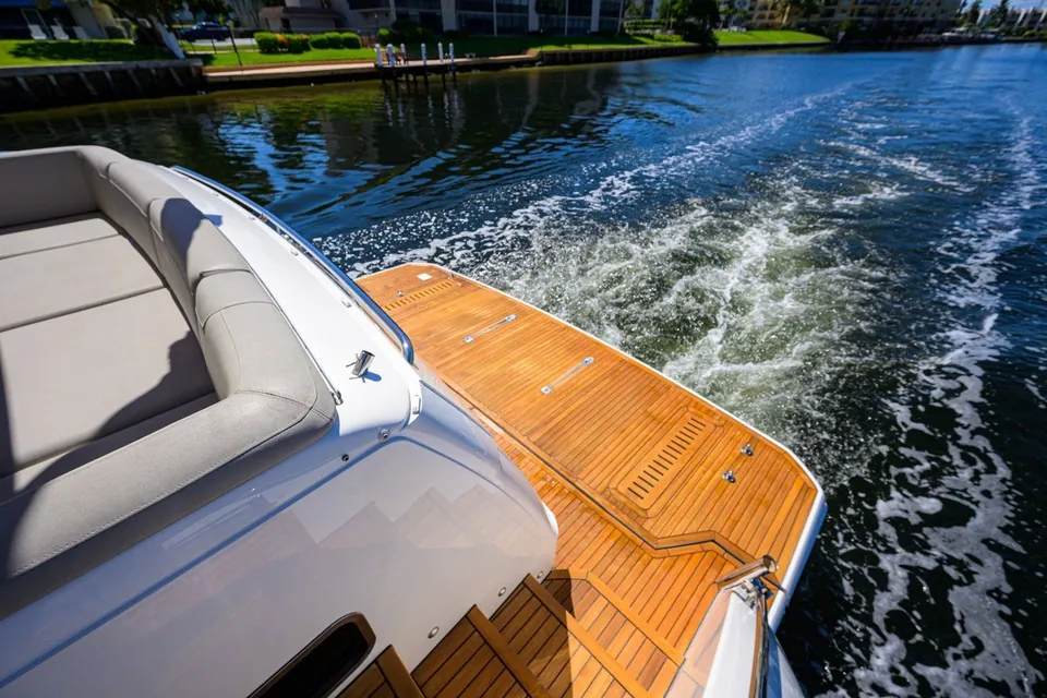 Miss Amy, 2020 Princess F70, photo 66