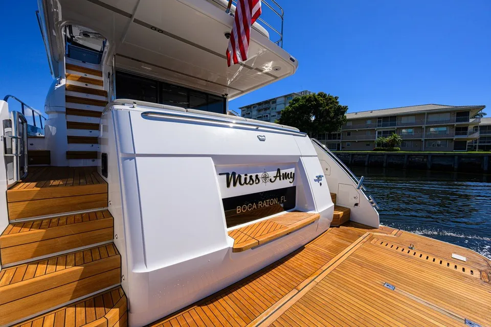 Miss Amy, 2020 Princess F70, photo 67