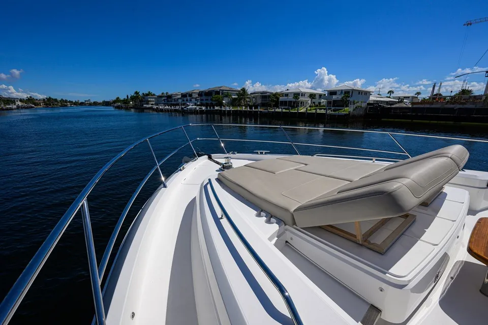 Miss Amy, 2020 Princess F70, photo 70