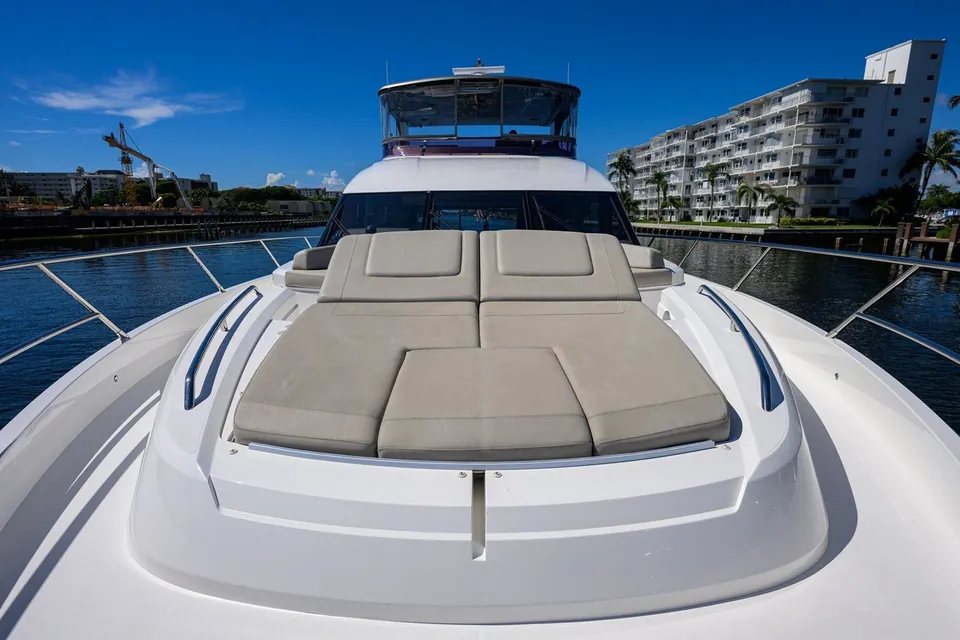 Miss Amy, 2020 Princess F70, photo 74