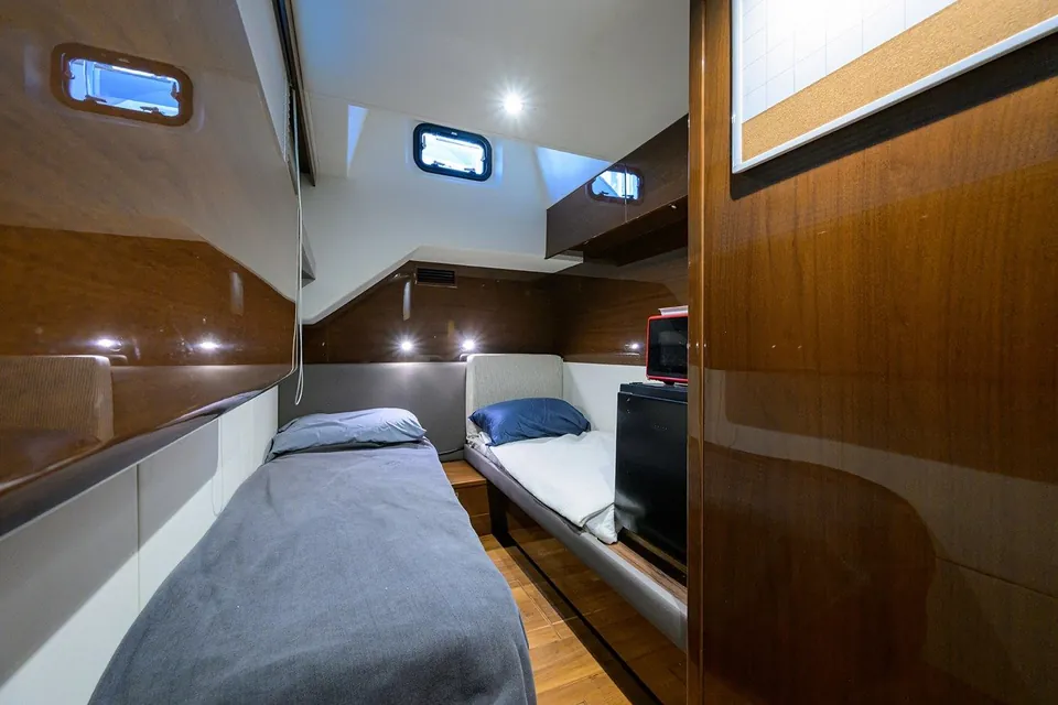 Miss Amy, 2020 Princess F70, photo 77