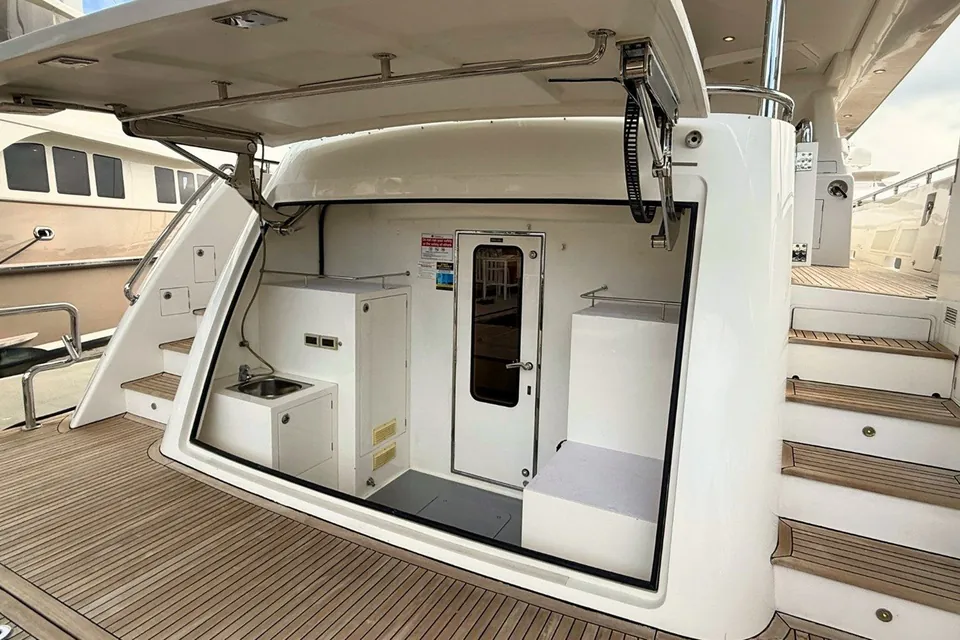 Euphoria, 2017 Custom Line Navetta 37, photo 9
