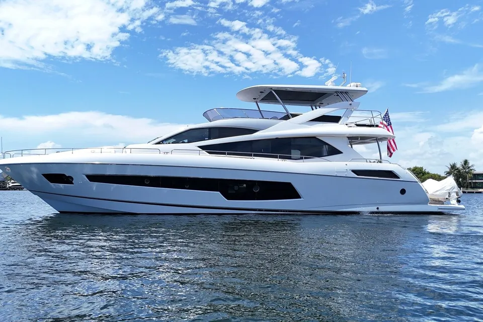 Dirty Dawg, 2017 Sunseeker 75 Yacht, photo 1