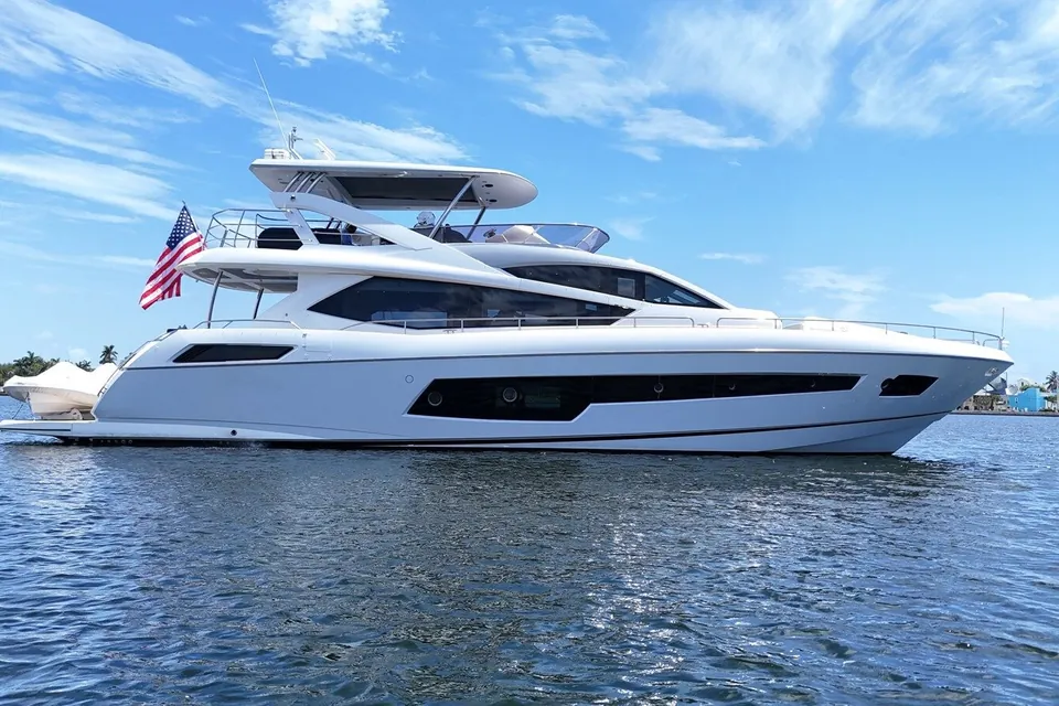 Dirty Dawg, 2017 Sunseeker 75 Yacht, photo 2