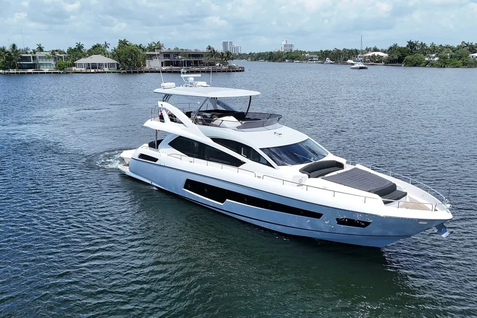 Dirty Dawg, 2017 Sunseeker 75 Yacht, photo 3