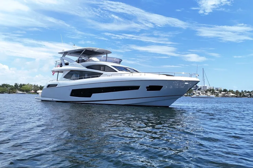 Dirty Dawg, 2017 Sunseeker 75 Yacht, photo 4