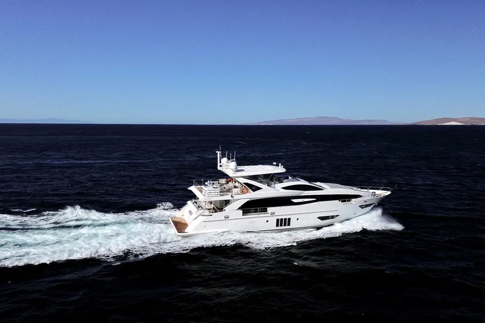 Indigo, 2017 Azimut Grande 30M, photo 2