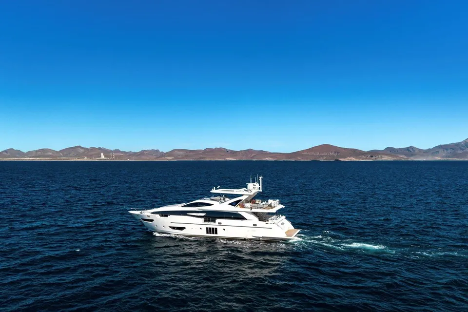 Indigo, 2017 Azimut Grande 30M, photo 6