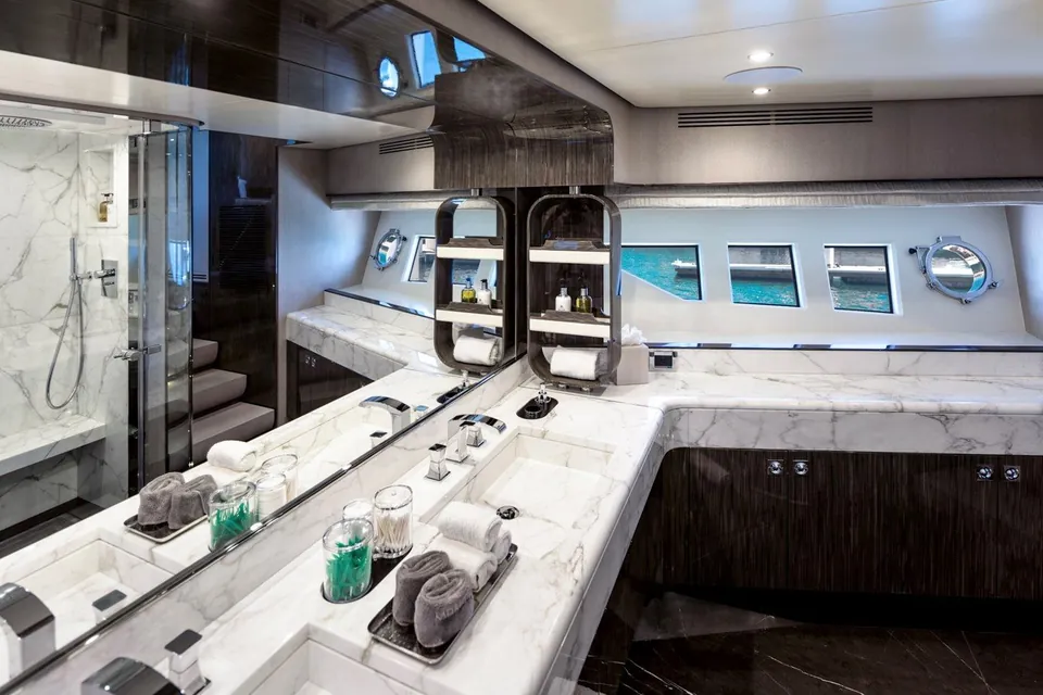Indigo, 2017 Azimut Grande 30M, photo 16