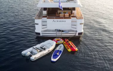 Acionna by Sanlorenzo – Private Motor Yacht Charter in Mykonos