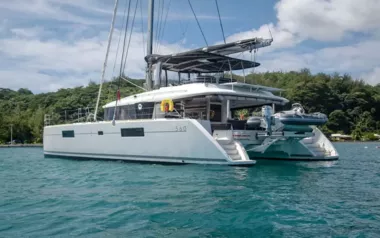 Diva by Lagoon – Private Sailing Catamaran Charter in Tahiti