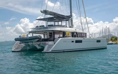 Diva by Lagoon – Private Sailing Catamaran Charter in Tahiti