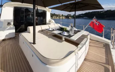 Blooms by Leopard – Private Motor Yacht Charter in Sydney