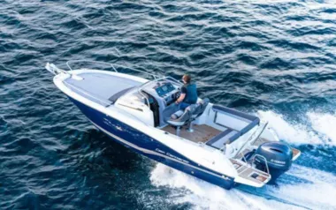 Capcam Six by Jeanneau – Private Power Boat Charter in Costa Brava