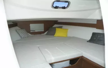 Capcam Six by Jeanneau – Private Power Boat Charter in Costa Brava