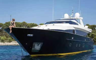 Cappuccino by Castagnola – Private Motor Yacht Charter in Sardinia