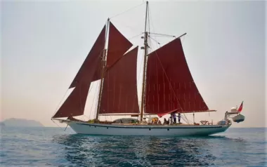Dallinghoo by S.A. Pritchard – Private Motor Sailer Charter in the Philippines