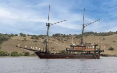 El Aleph by Konjo Boat Builders – Private Motor Sailer Charter in Bali