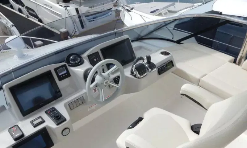 Elegant Nine image 2