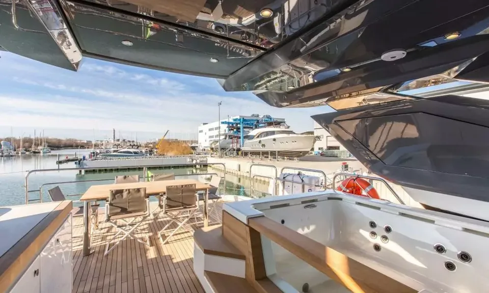 Esmeralda of the Seas, 2018 Monte Carlo Yachts, photo 4
