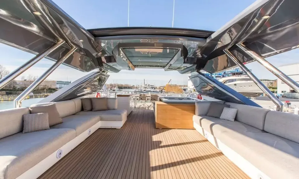 Esmeralda of the Seas, 2018 Monte Carlo Yachts, photo 6