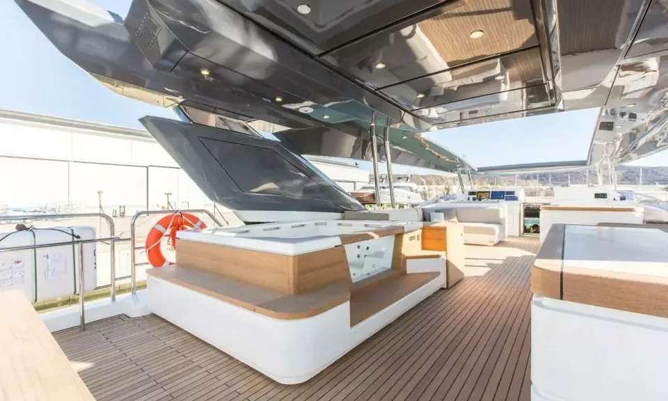 Esmeralda of the Seas, 2018 Monte Carlo Yachts, photo 7
