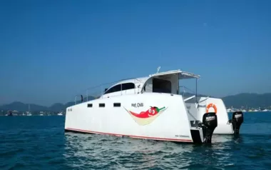 Hot Chilli by Stealth – Private Power Catamaran Charter in Thailand
