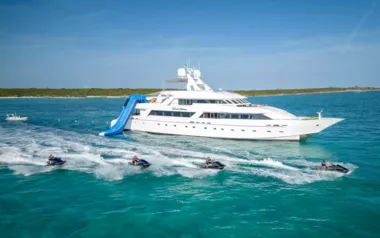 Island Heiress by Cheoy Lee – Private Superyacht Charter in St Vincent