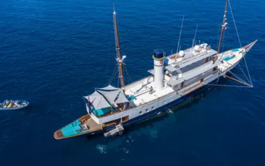 Kalizma by Ramage & Ferguson – Private Superyacht Charter in Male