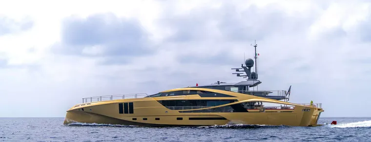 Palmer Johnson yacht available to charter