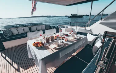 Lady Amanda by Couach – Private Motor Yacht Charter in Cannes