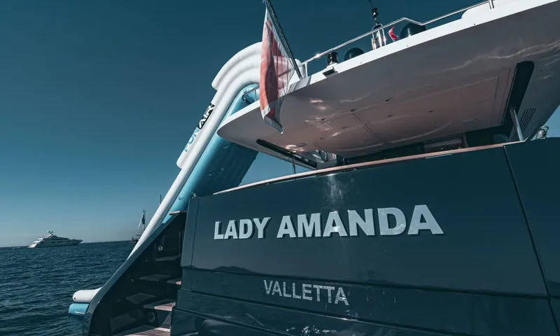 Lady Amanda image 9