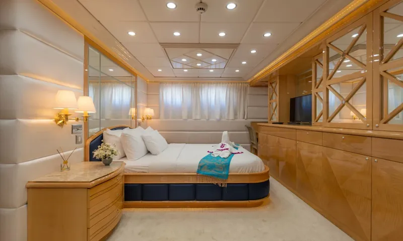 Lady Azul image 20