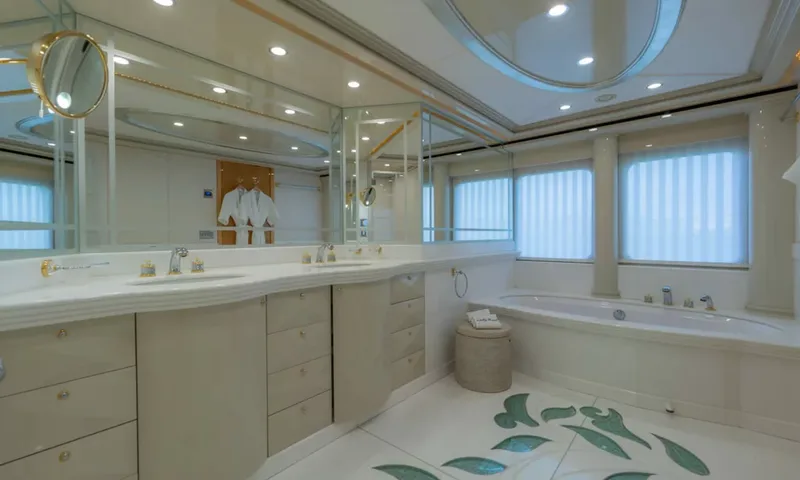 Lady Azul image 25