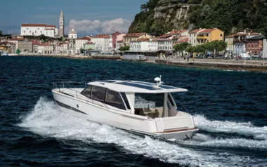 Mar by Greenline Yachts – Private Power Boat Charter in Zadar