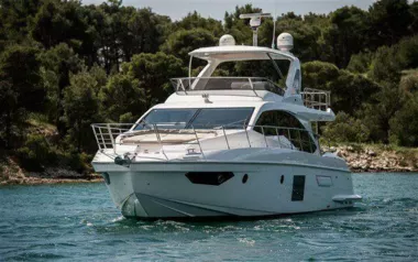Mawi by Azimut – Private Motor Yacht Charter in Zadar