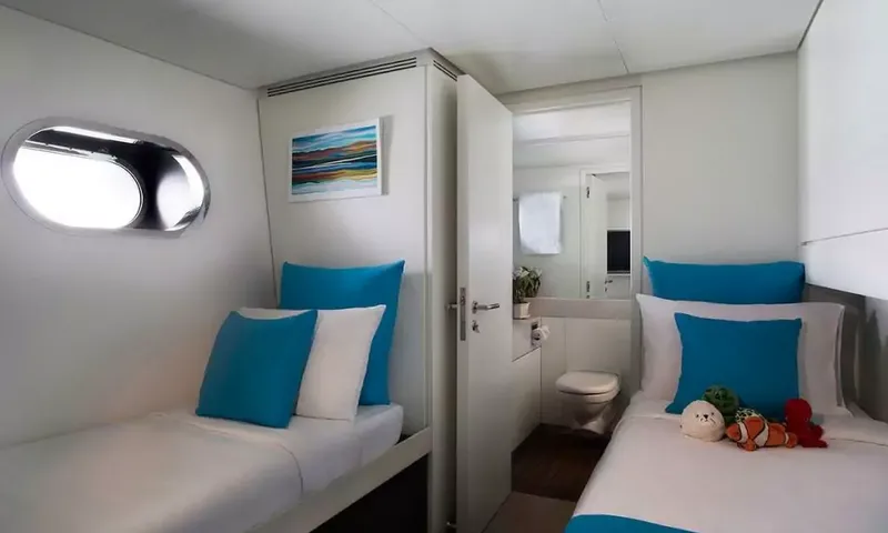 Ocean Emerald image 17