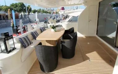 Onyx by Ferretti – Private Motor Yacht Charter in the Cayman Islands